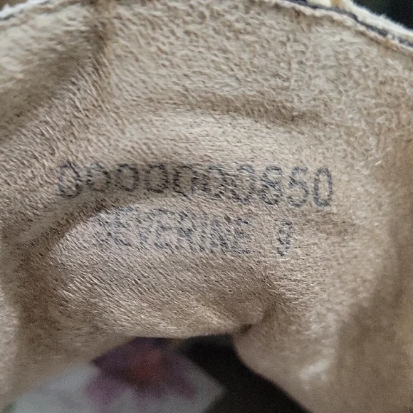 ShuShop Severine Sneaker Womens Sz 9 Cream Mid top, silver studs and White star - Picture 3 of 11